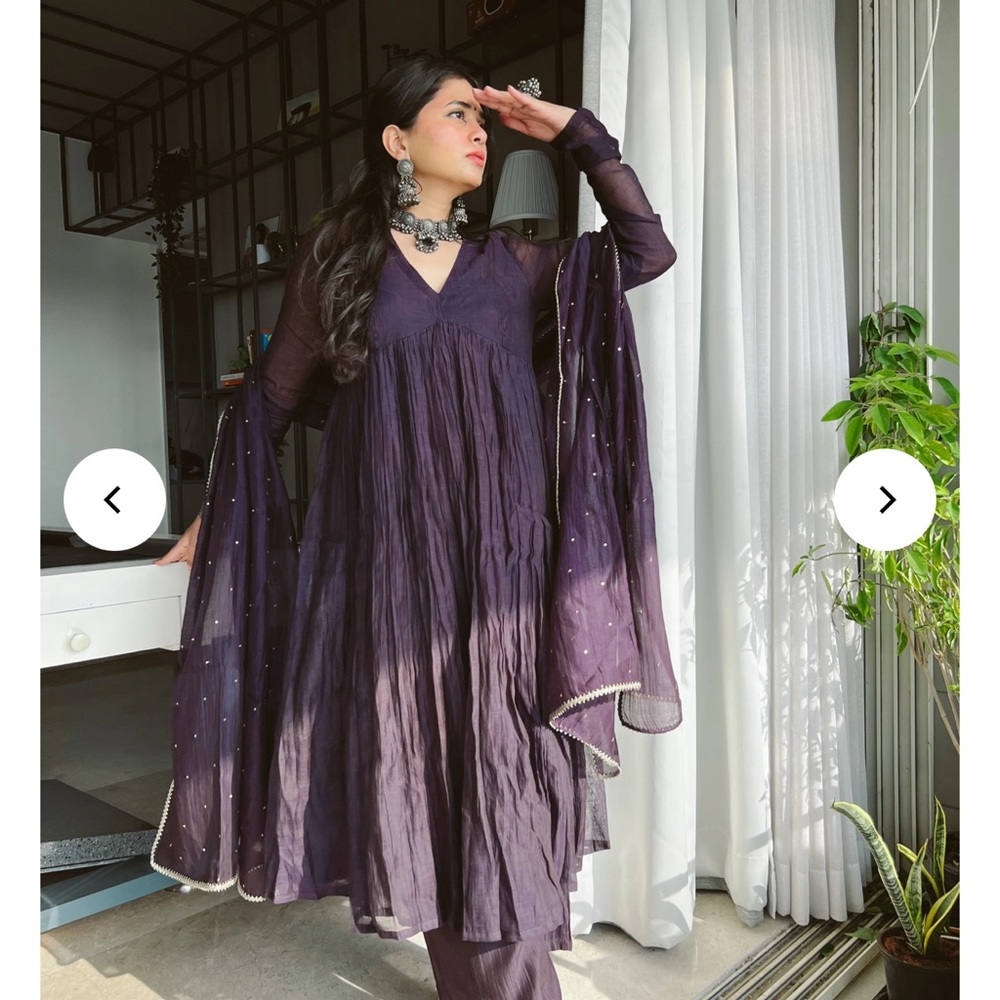 Elegant Purple Women's Kurta Set - Picture 3 of 4